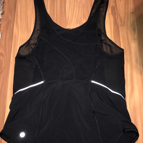 Lululemon mesh strappy tank never worn - Picture 2 of 3